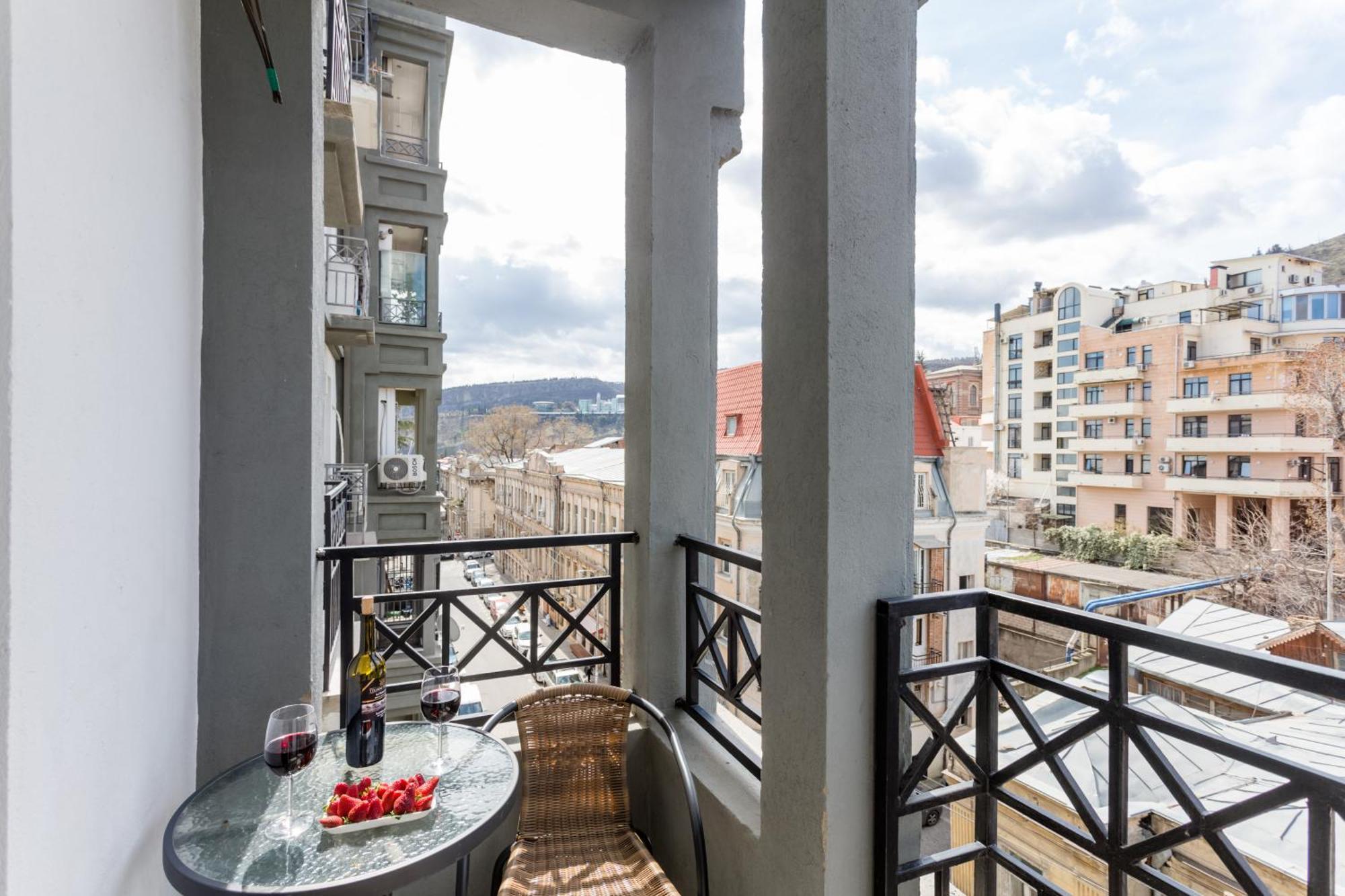 Deluxe I Tbilisi